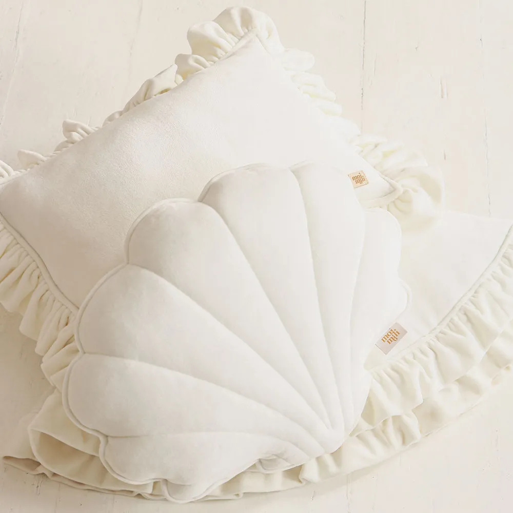 Velvet Shell Pillow