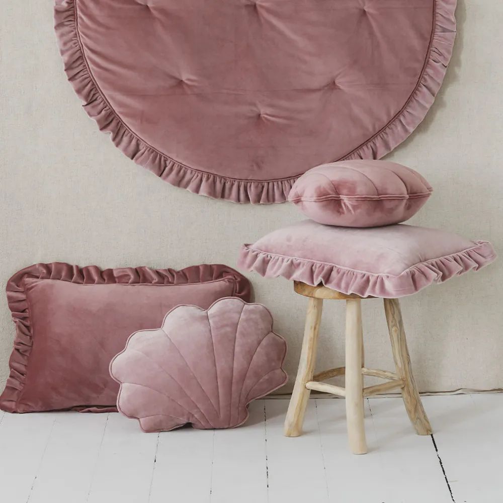 Velvet Shell Pillow